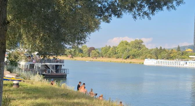Ein Blick auf das linke Donau-Ufer in Linz