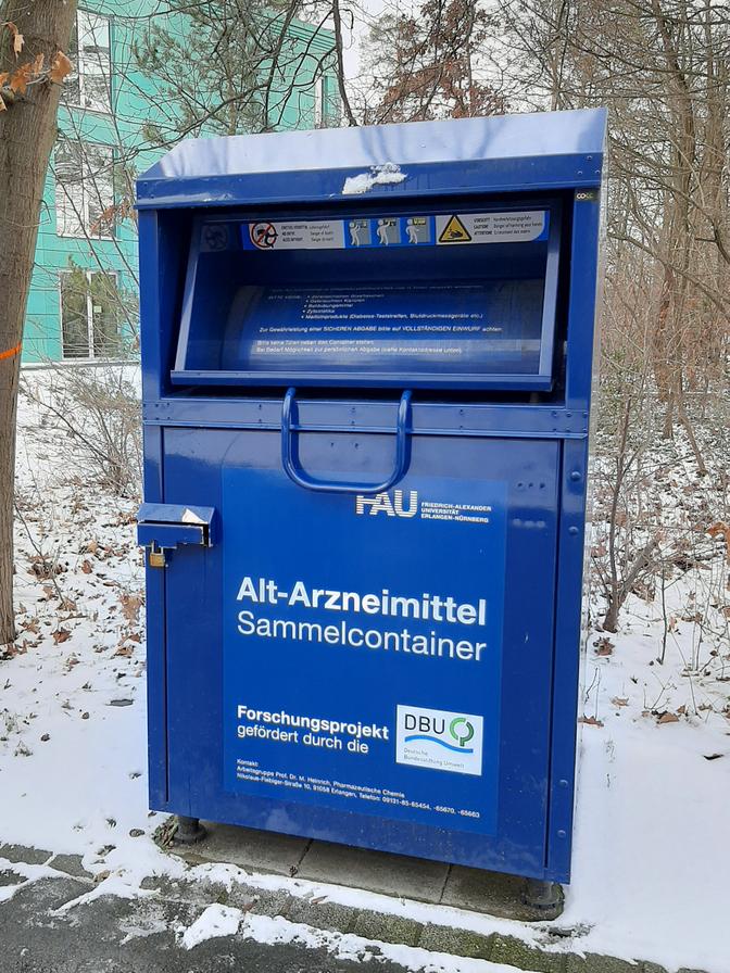 Ein Sammelcontainer für Alt-Arzneimittel.