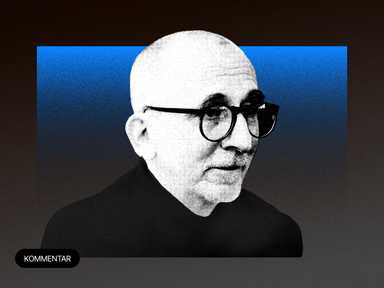Schwarz-weiß-Porträt von Günther Gunkl Paal mit runder Brille, blau-schwarzer Hintergrund, darunter steht "Kommentar".