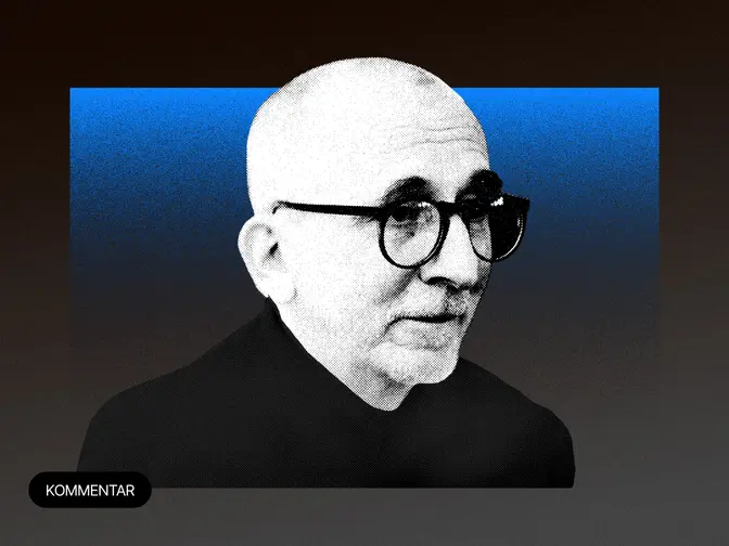 Schwarz-weiß-Porträt von Günther Gunkl Paal mit runder Brille, blau-schwarzer Hintergrund, darunter steht "Kommentar".