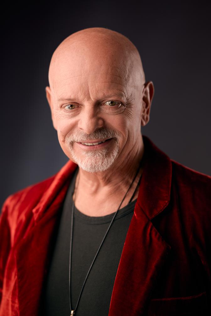 Ein Portrait des Sängers Gary Lux.