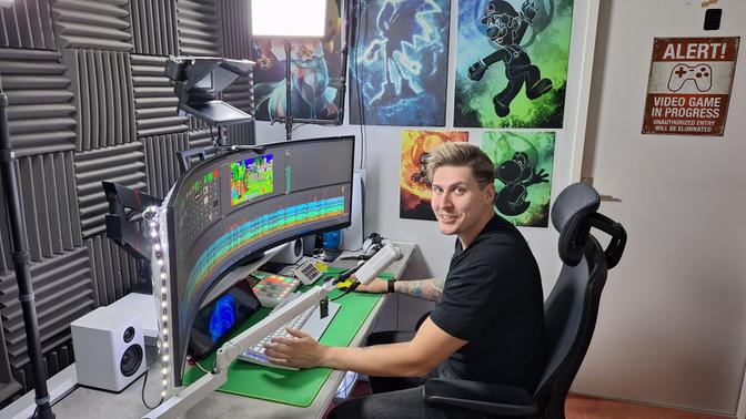 René Wurz aias Luigikid beim Schneiden seiner Videos