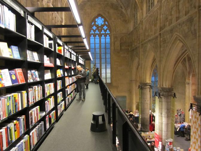 Die Dominikanerkirche (Niederlande) wurde zur Flagship-Buchhandlung.