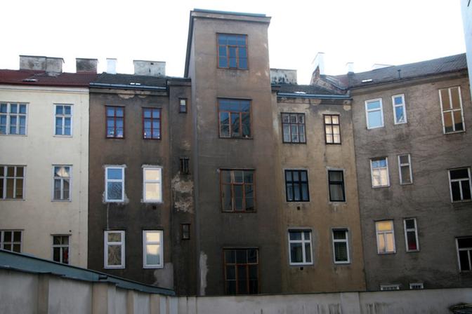 Das Gründerzeithaus vor der Sanierung . . .