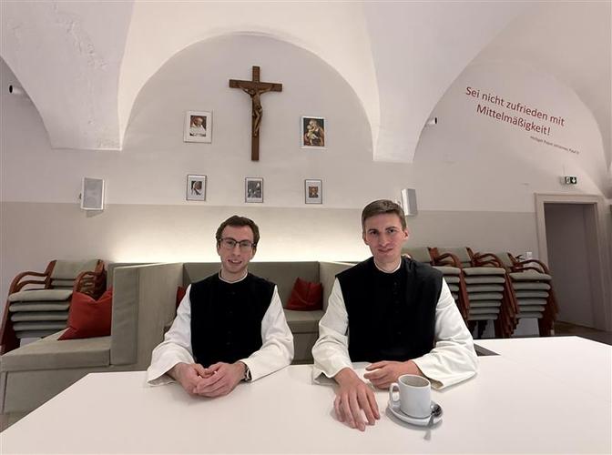 Foto der interviewten Mönche